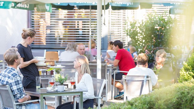 Bild: Biergarten Hotel Restaurant Jägerhaus Meckenbeuren